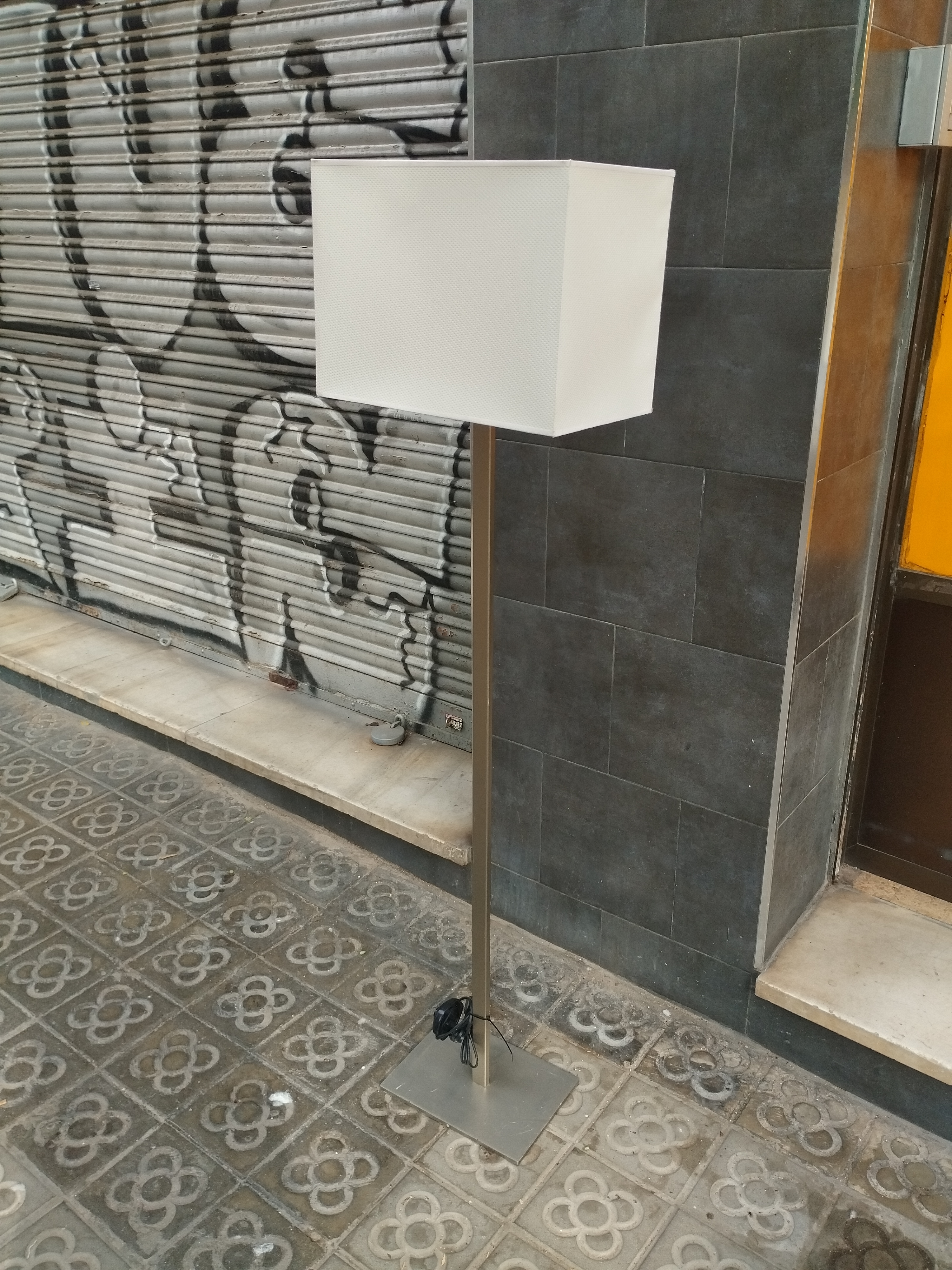 lampara pie 130-157x30-40x22-24 12u